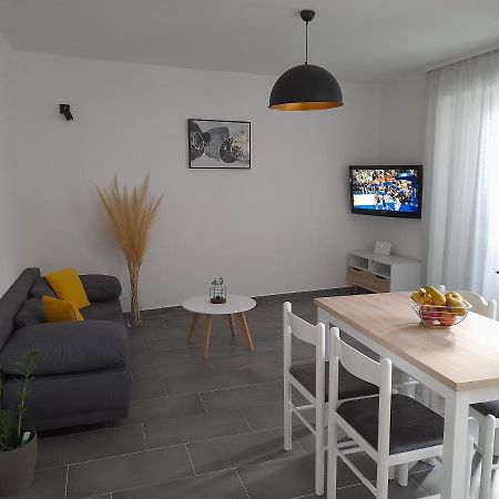 Apartman Mihaela Apartment Rab Town Bagian luar foto