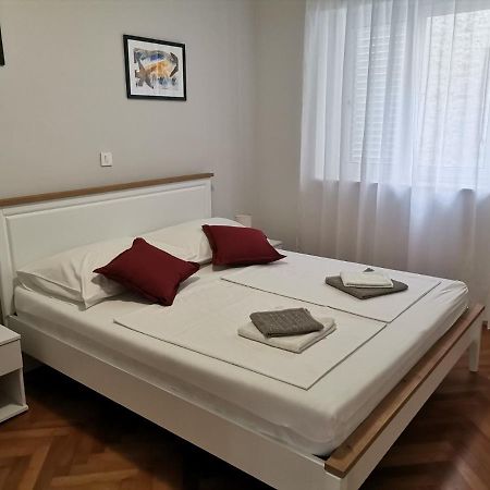 Apartman Mihaela Apartment Rab Town Bagian luar foto