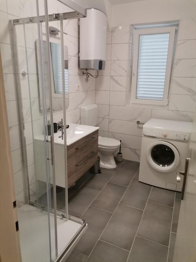 Apartman Mihaela Apartment Rab Town Bagian luar foto