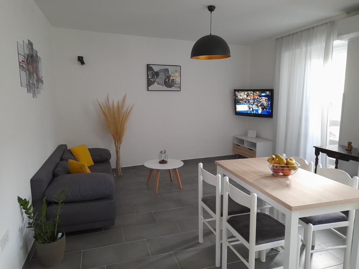 Apartman Mihaela Apartment Rab Town Bagian luar foto